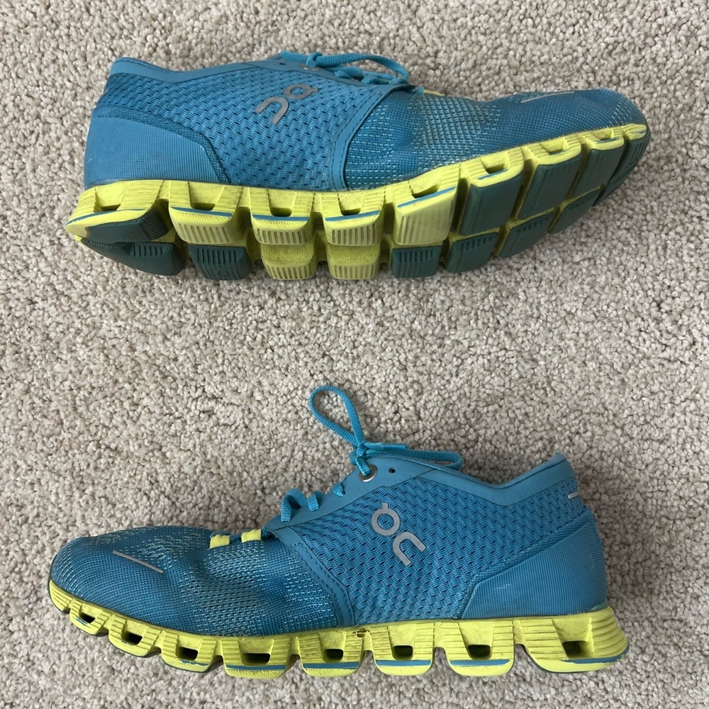 On Cloud X Training Running Shoes: Woman’s Size 6.5 - Picture 2 of 8
